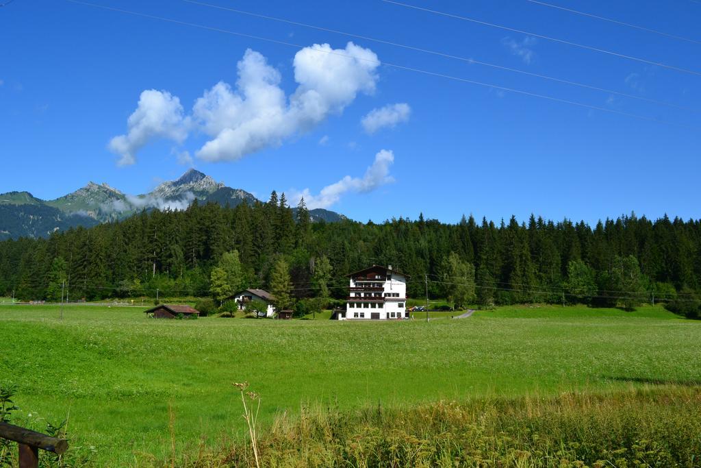 Pension Waldrast Ehenbichl Exteriör bild